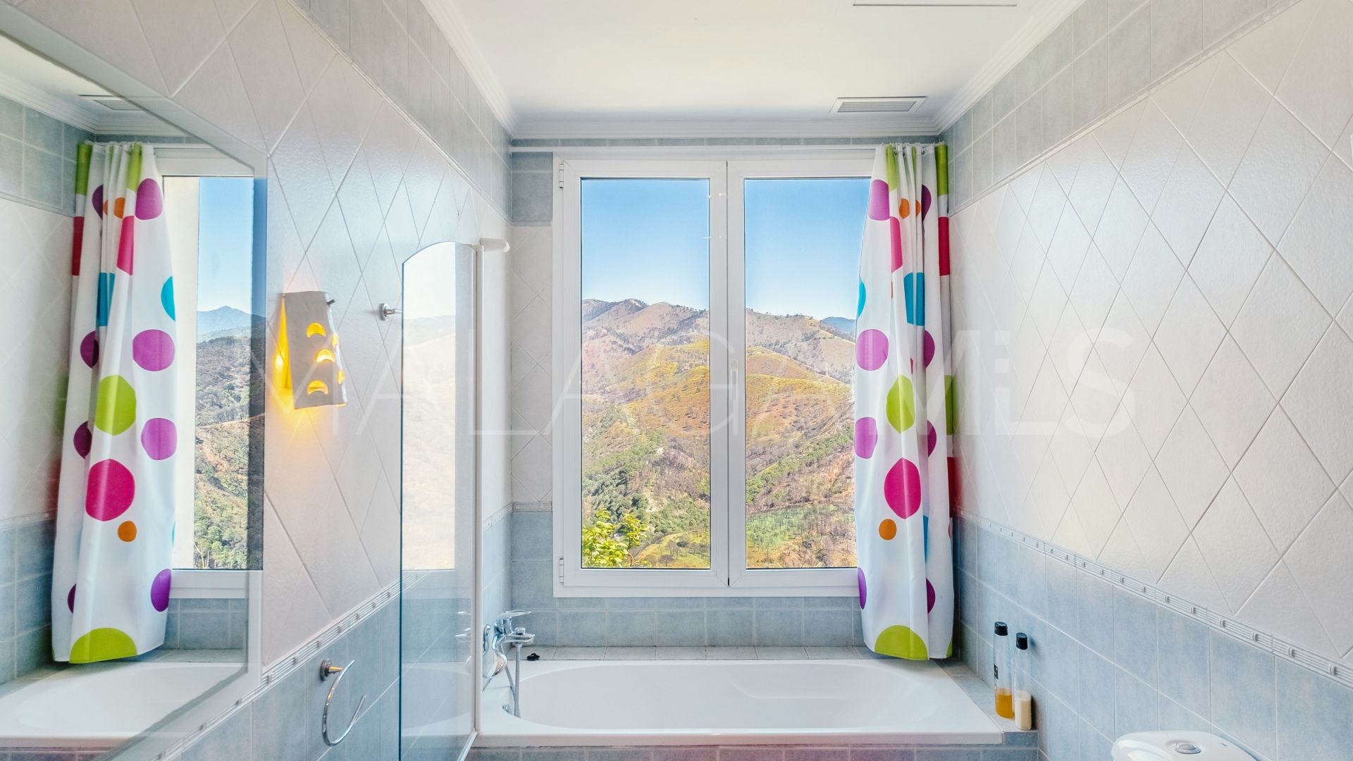 Finca for sale in Forest Hills
