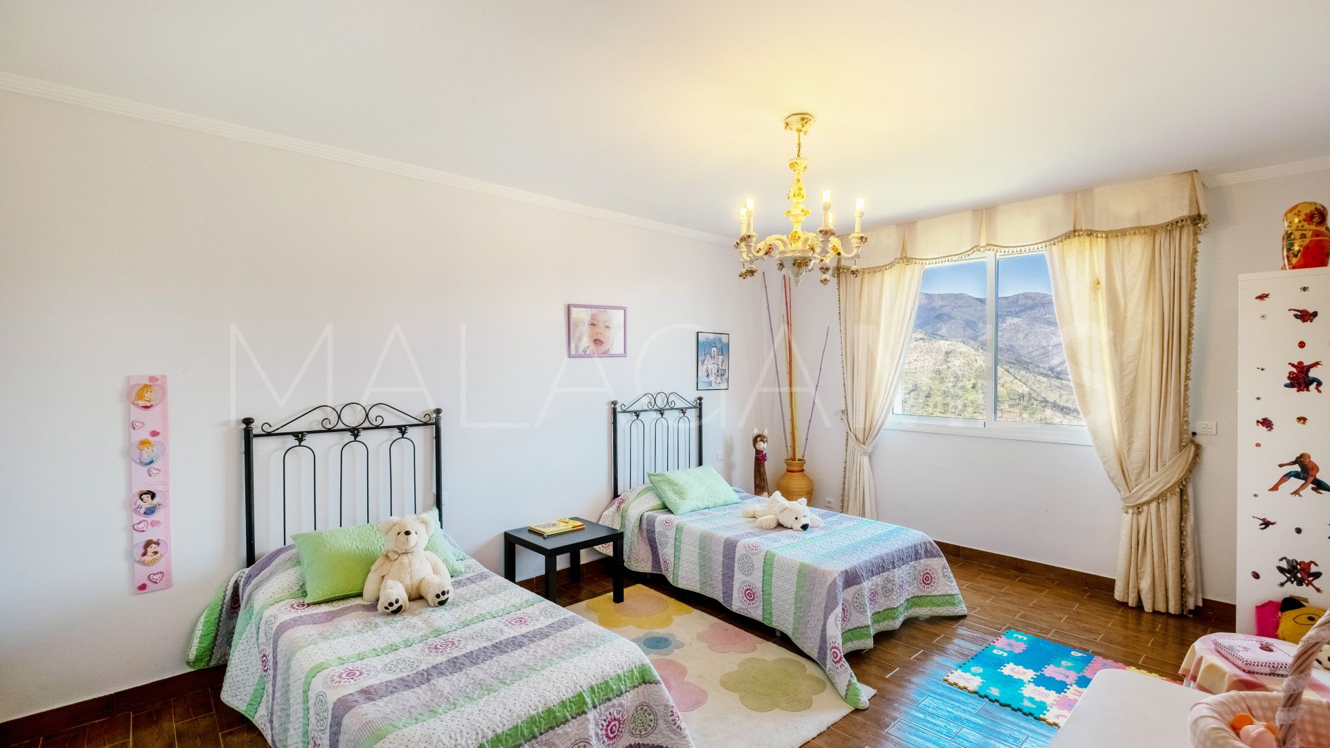Finca for sale in Forest Hills