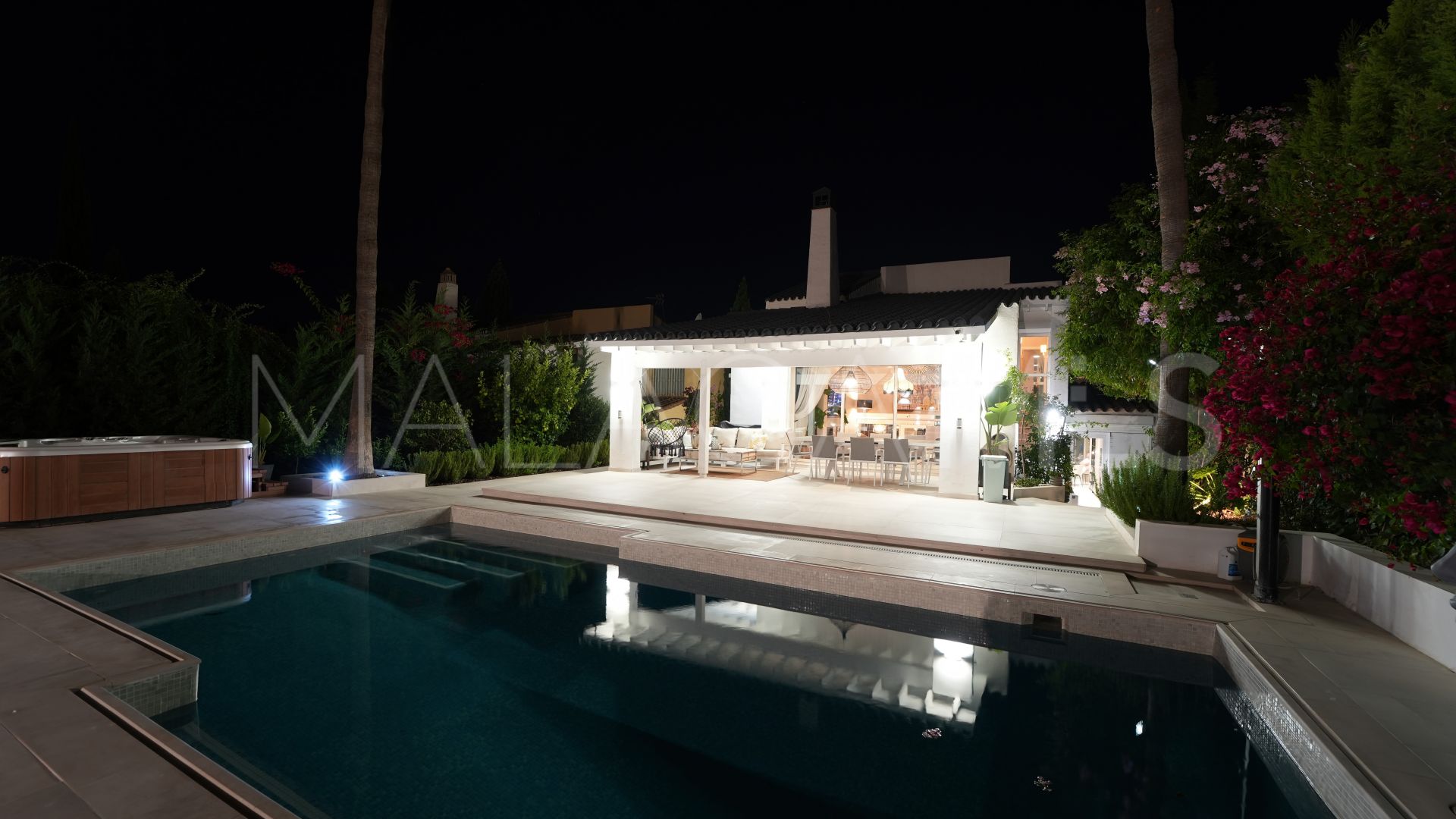 For sale La Alqueria villa with 5 bedrooms