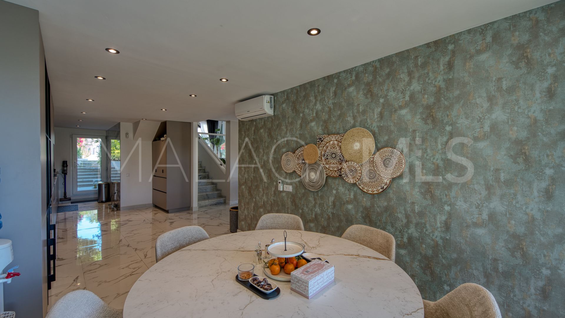For sale La Alqueria villa with 5 bedrooms