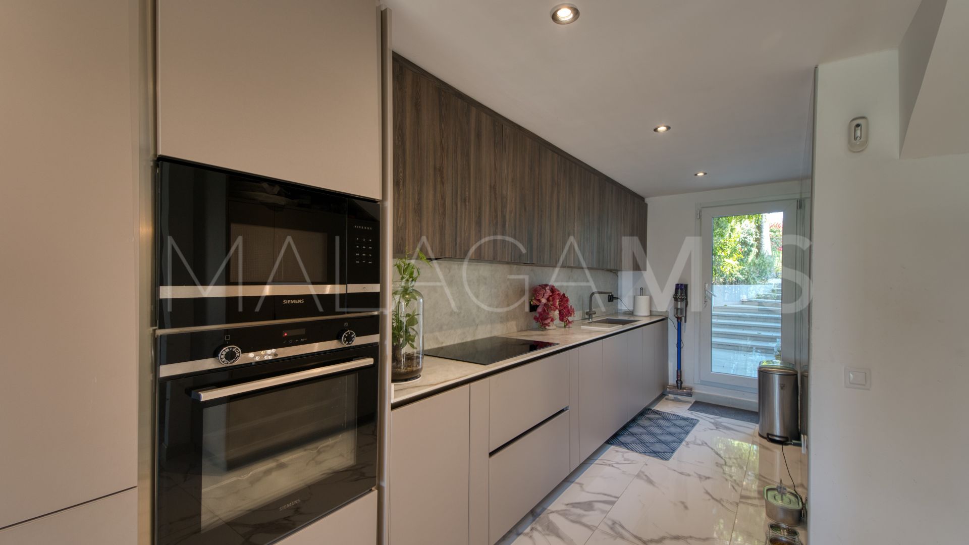 For sale La Alqueria villa with 5 bedrooms
