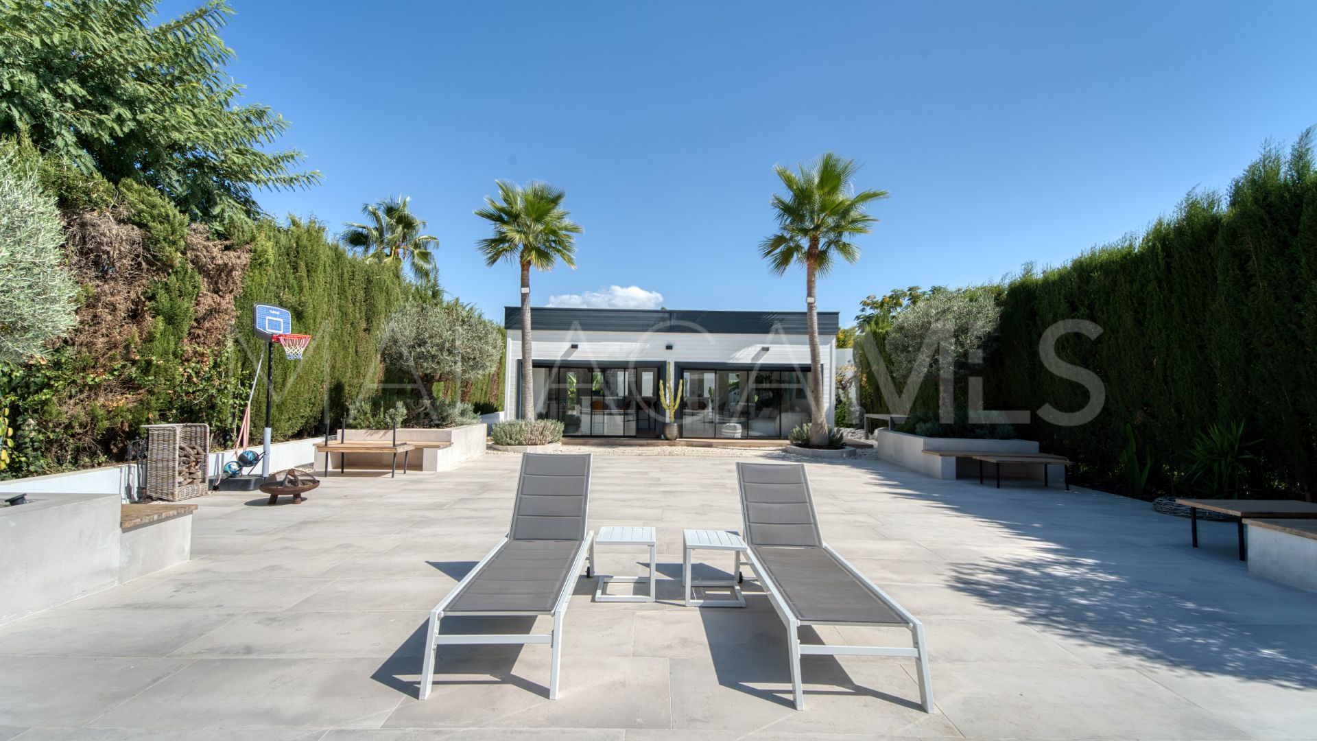 For sale La Alqueria villa with 5 bedrooms