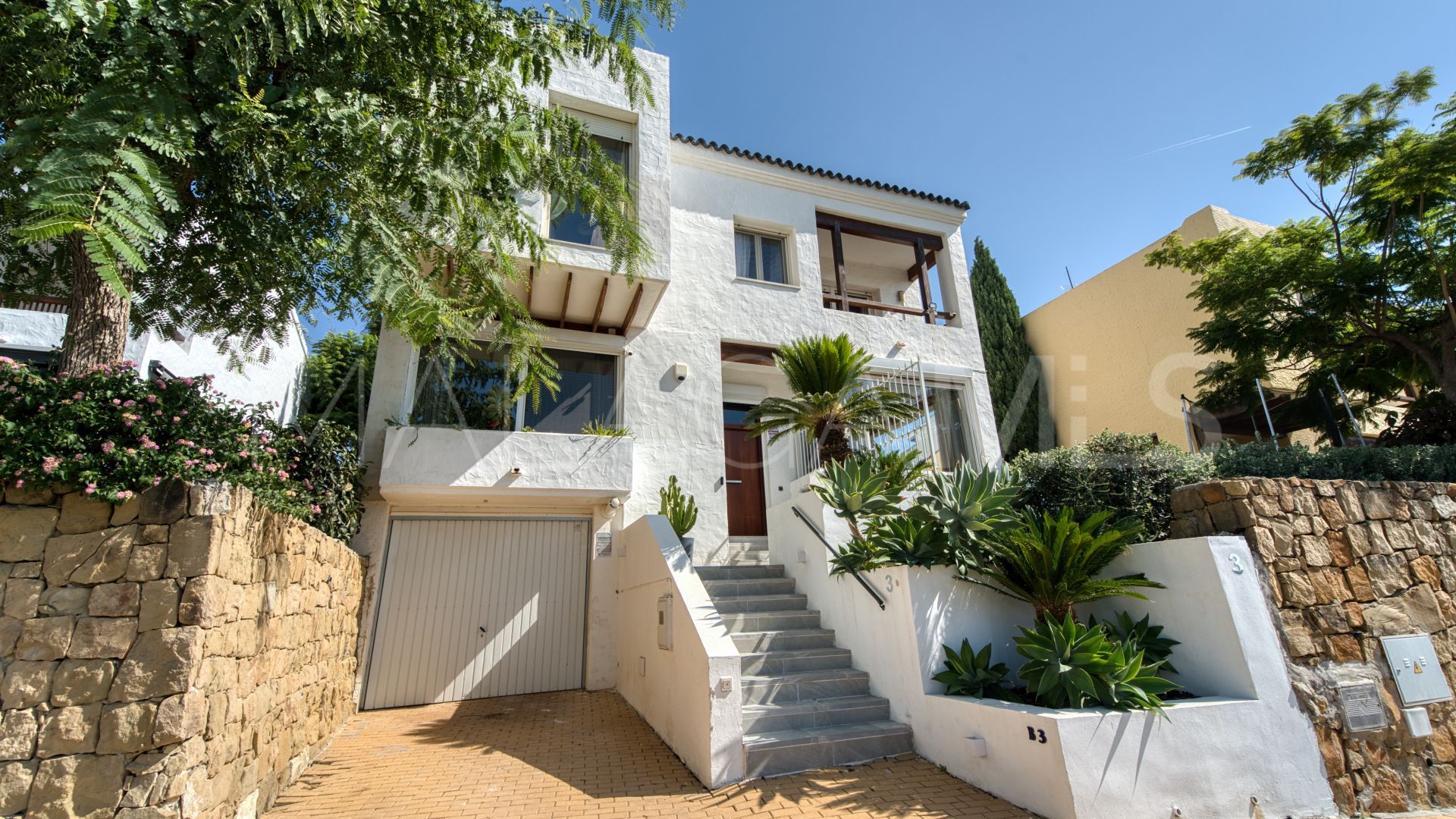 For sale La Alqueria villa with 5 bedrooms