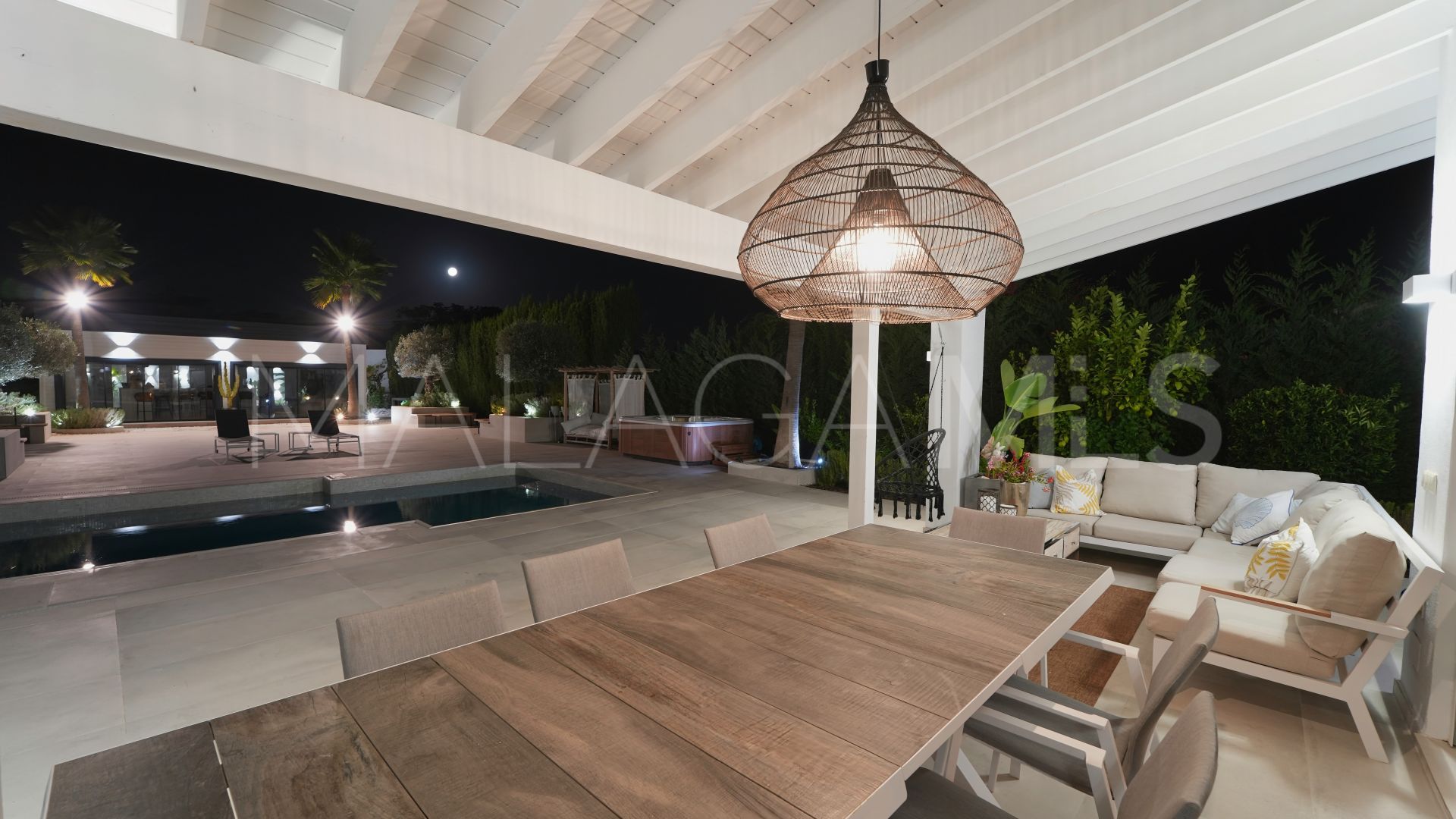For sale La Alqueria villa with 5 bedrooms