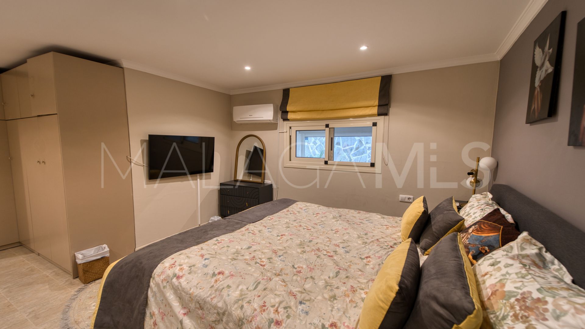 For sale La Alqueria villa with 5 bedrooms