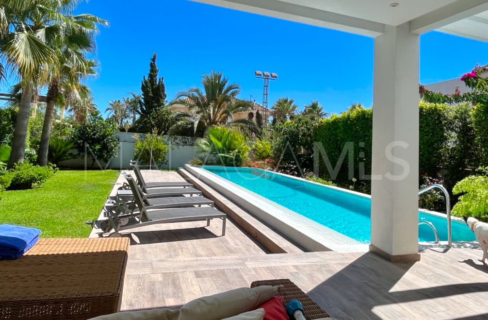 Marbesa, villa a la venta with 5 bedrooms