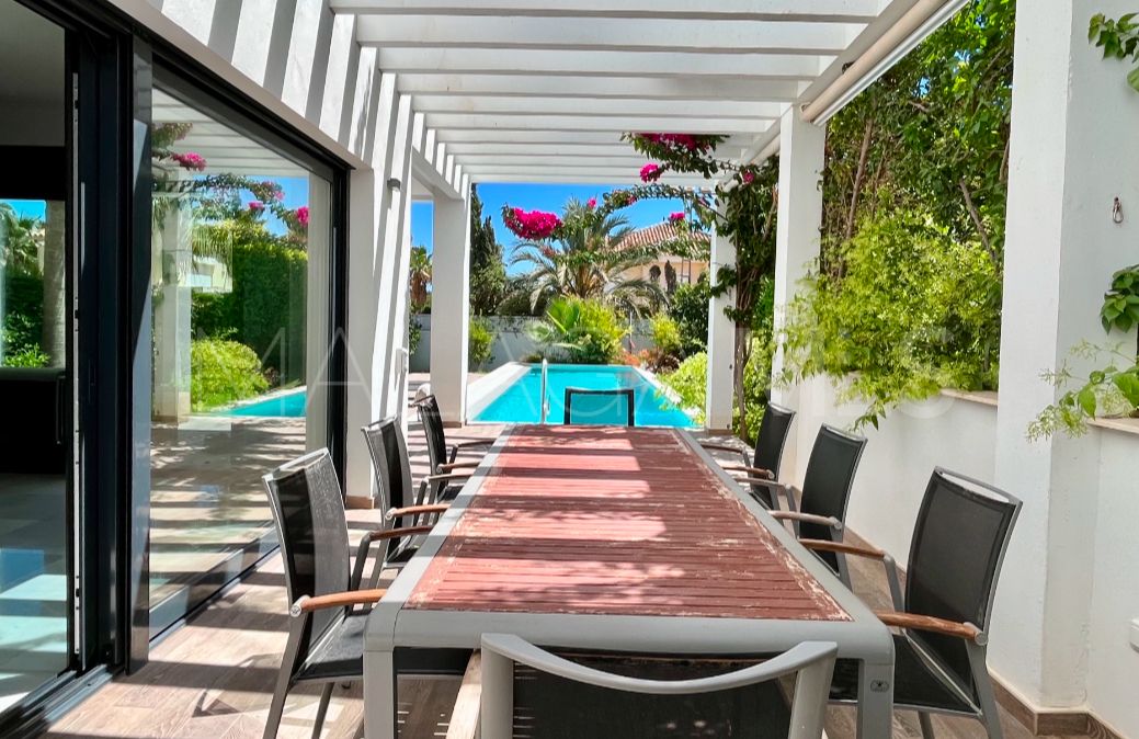Marbesa, villa a la venta with 5 bedrooms