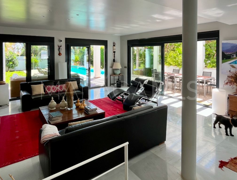 Marbesa, villa a la venta with 5 bedrooms