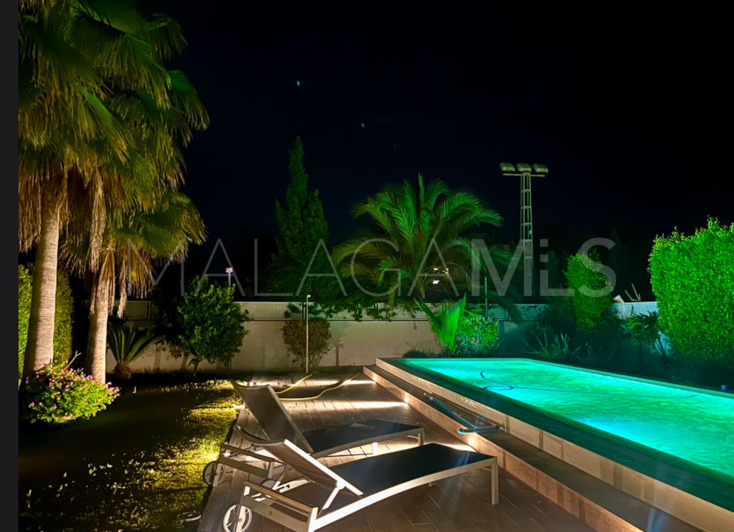 Marbesa, villa a la venta with 5 bedrooms