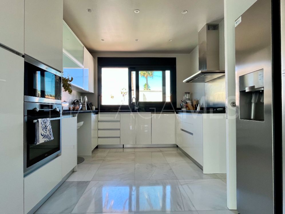 Marbesa, villa a la venta with 5 bedrooms