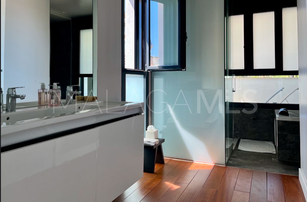 Marbesa, villa a la venta with 5 bedrooms