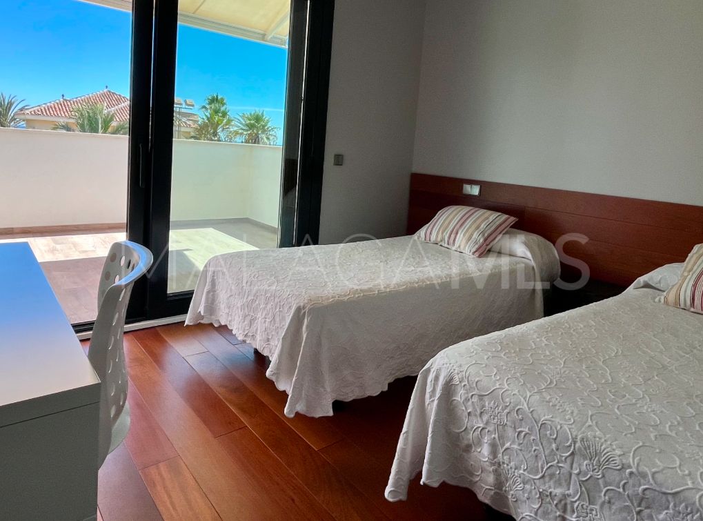 Marbesa, villa a la venta with 5 bedrooms