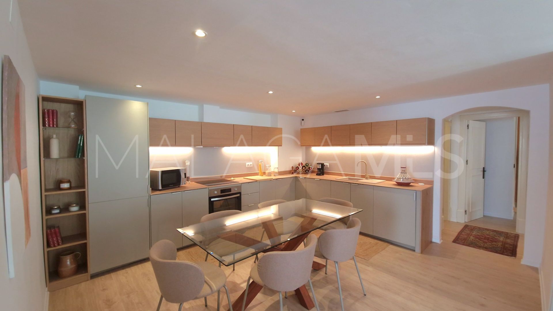 Buy apartamento with 4 bedrooms in Nueva Andalucia