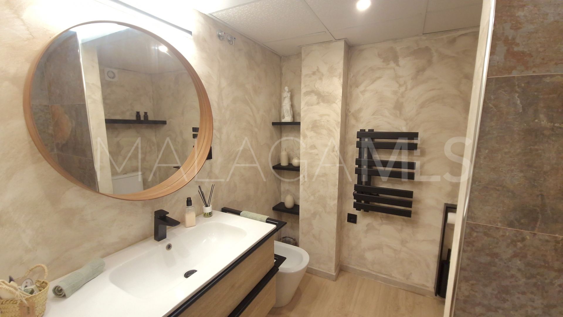 Buy apartamento with 4 bedrooms in Nueva Andalucia