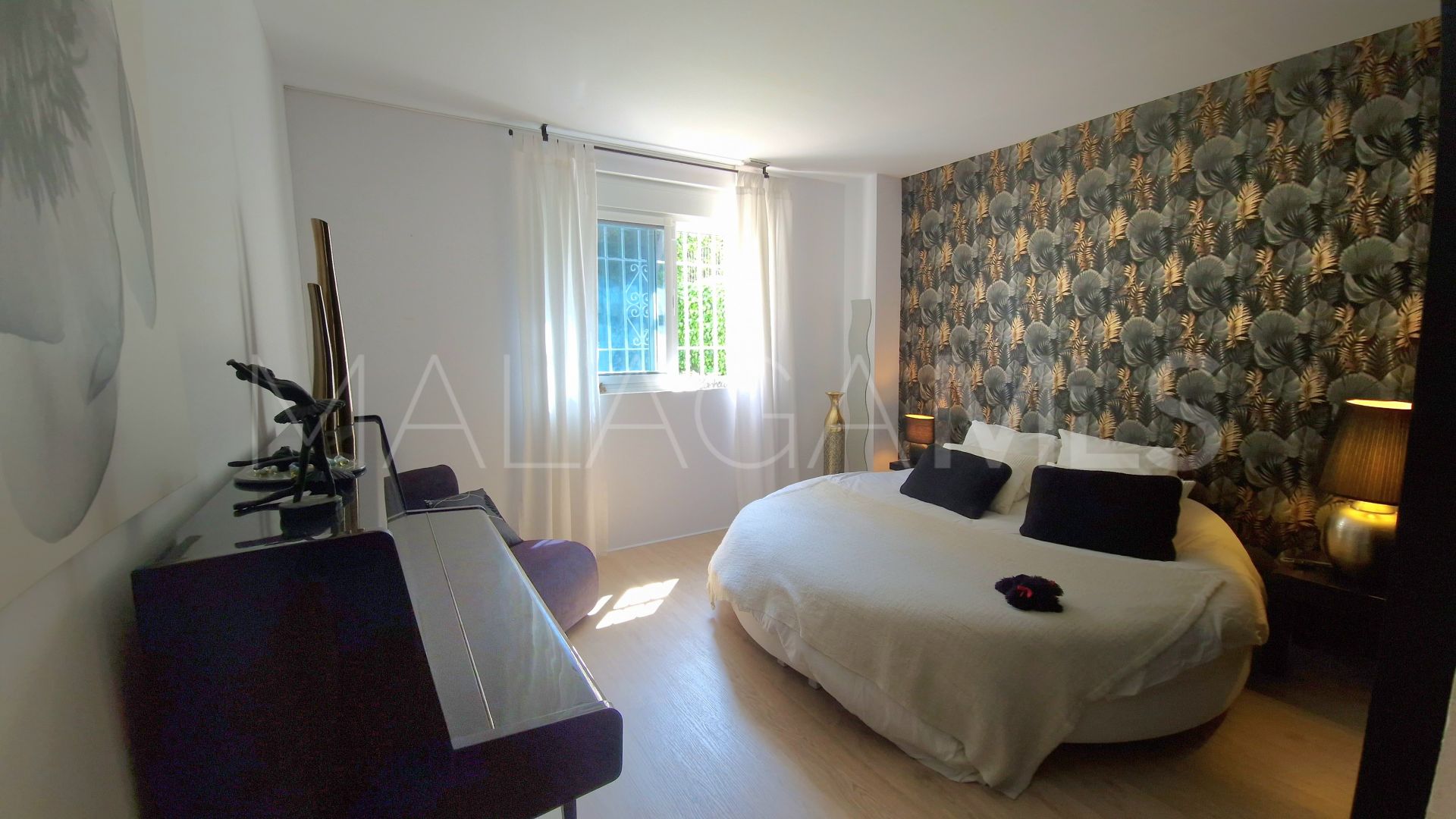 Buy apartamento with 4 bedrooms in Nueva Andalucia