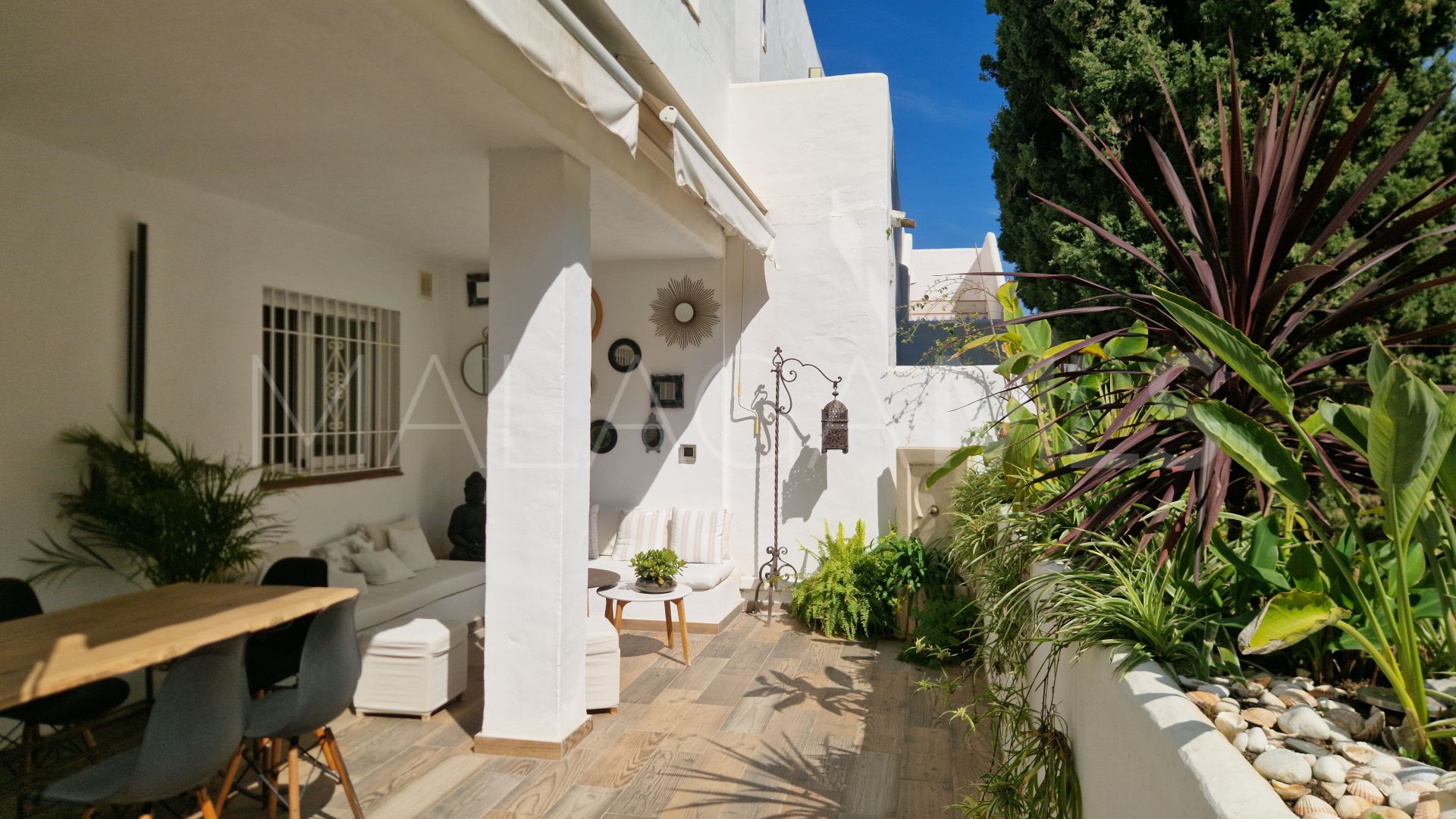 Buy apartamento with 4 bedrooms in Nueva Andalucia