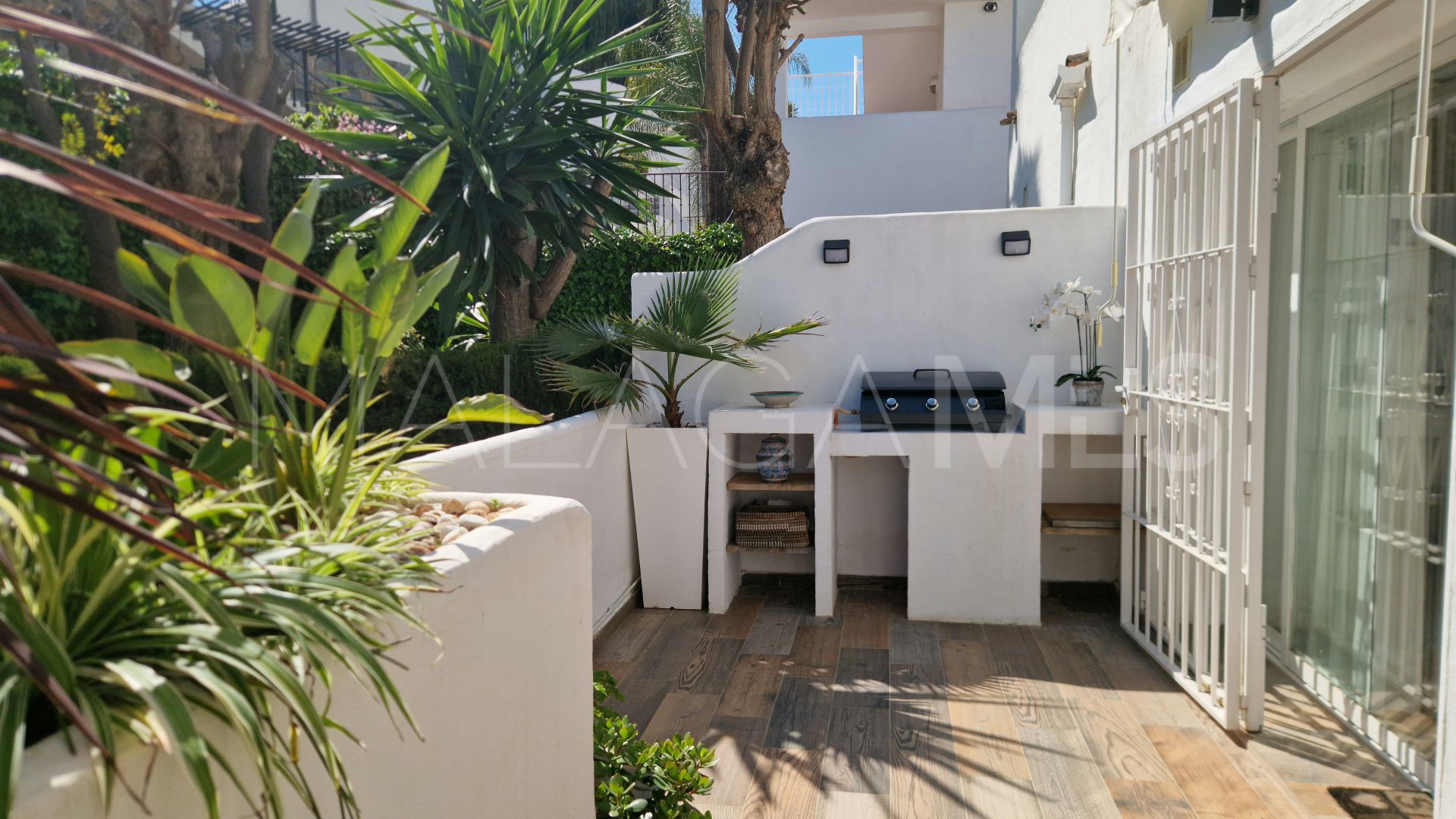 Buy apartamento with 4 bedrooms in Nueva Andalucia