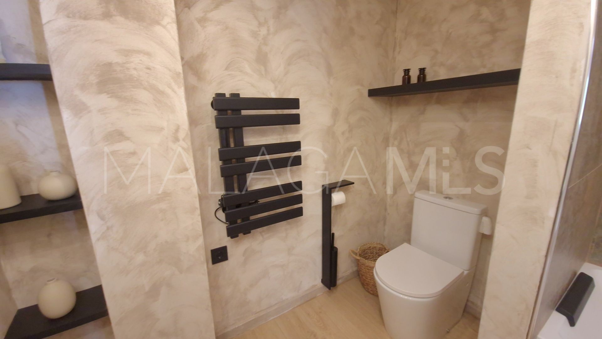 Buy apartamento with 4 bedrooms in Nueva Andalucia