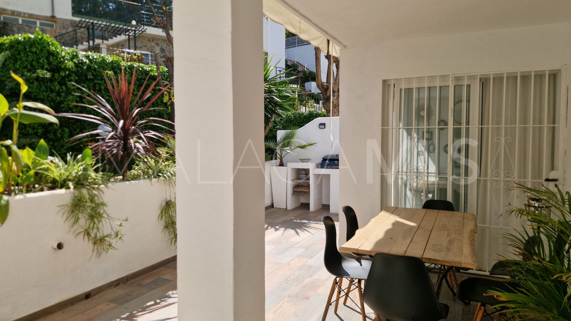 Buy apartamento with 4 bedrooms in Nueva Andalucia