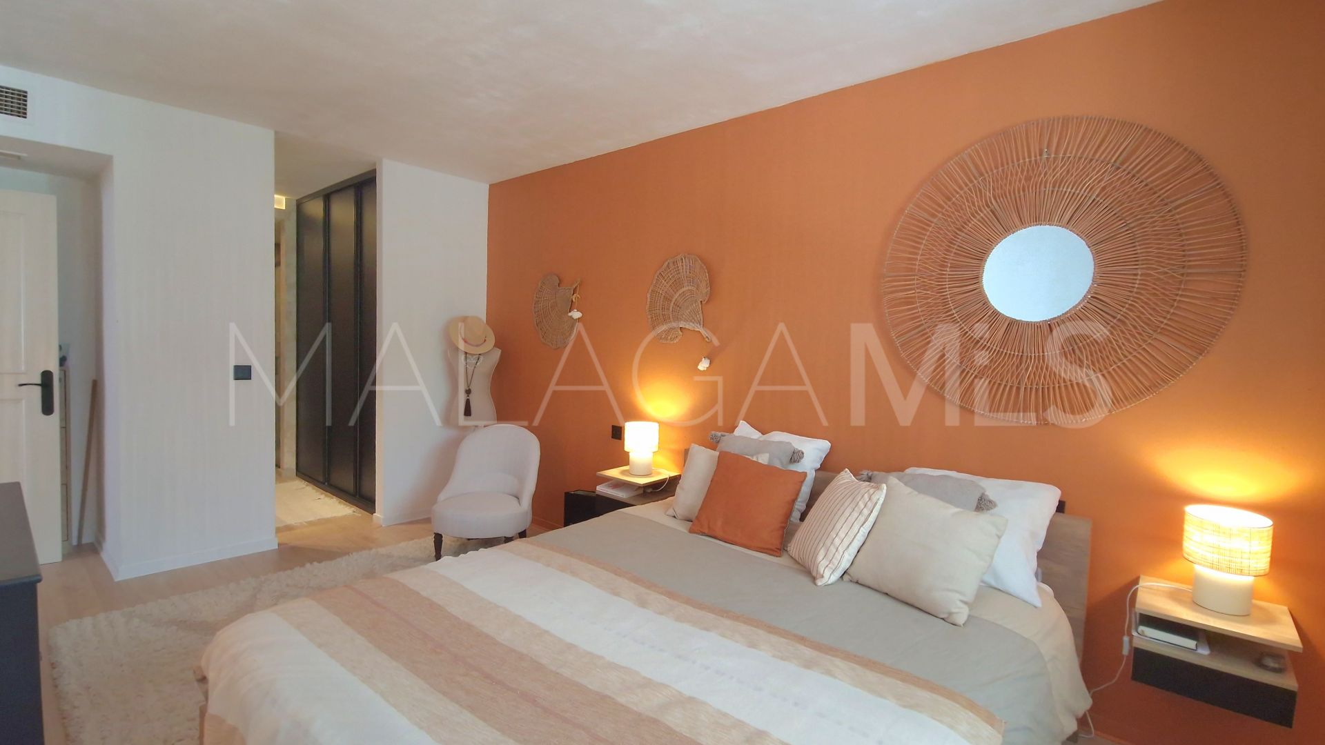Buy apartamento with 4 bedrooms in Nueva Andalucia