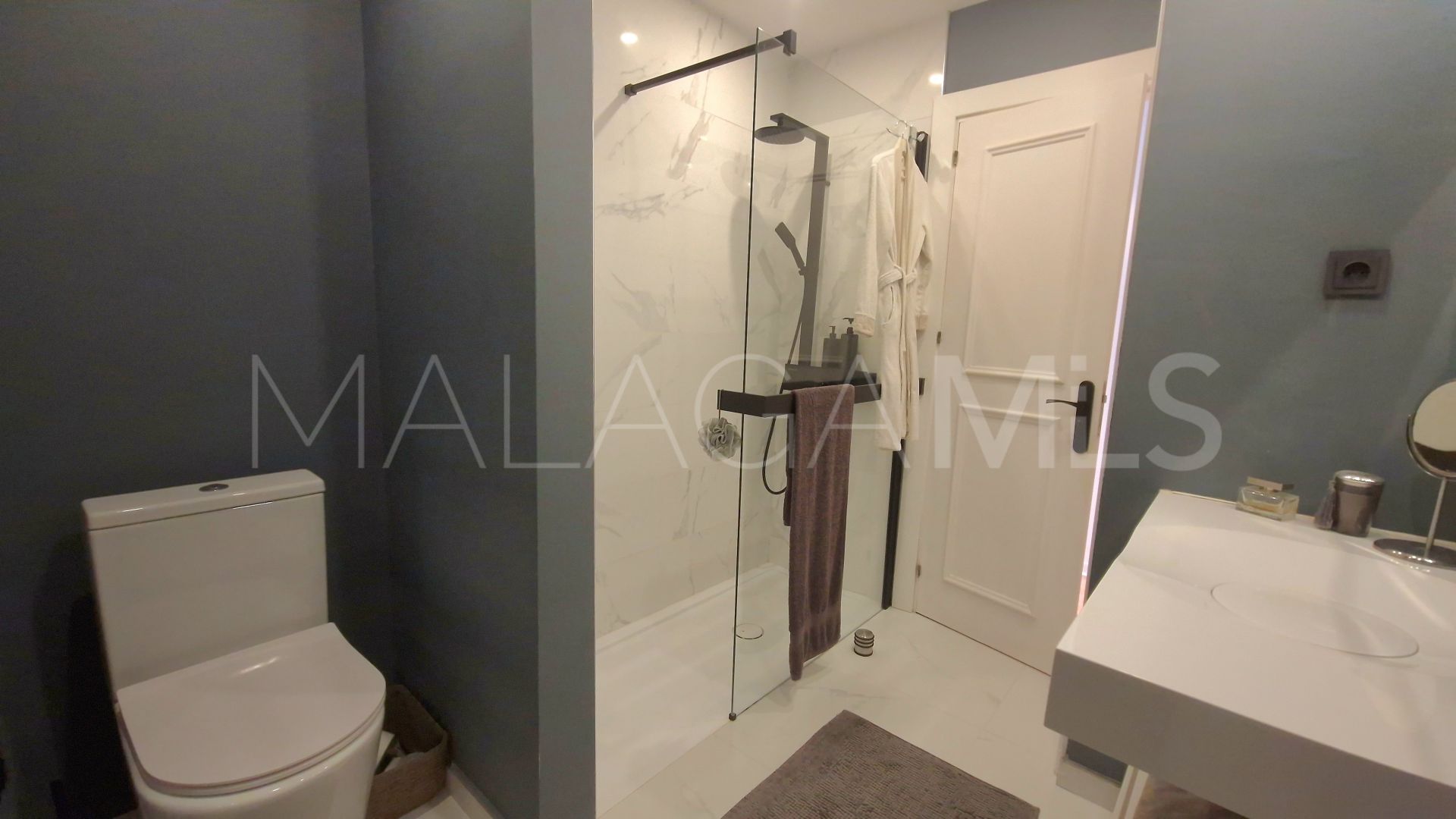 Buy apartamento with 4 bedrooms in Nueva Andalucia