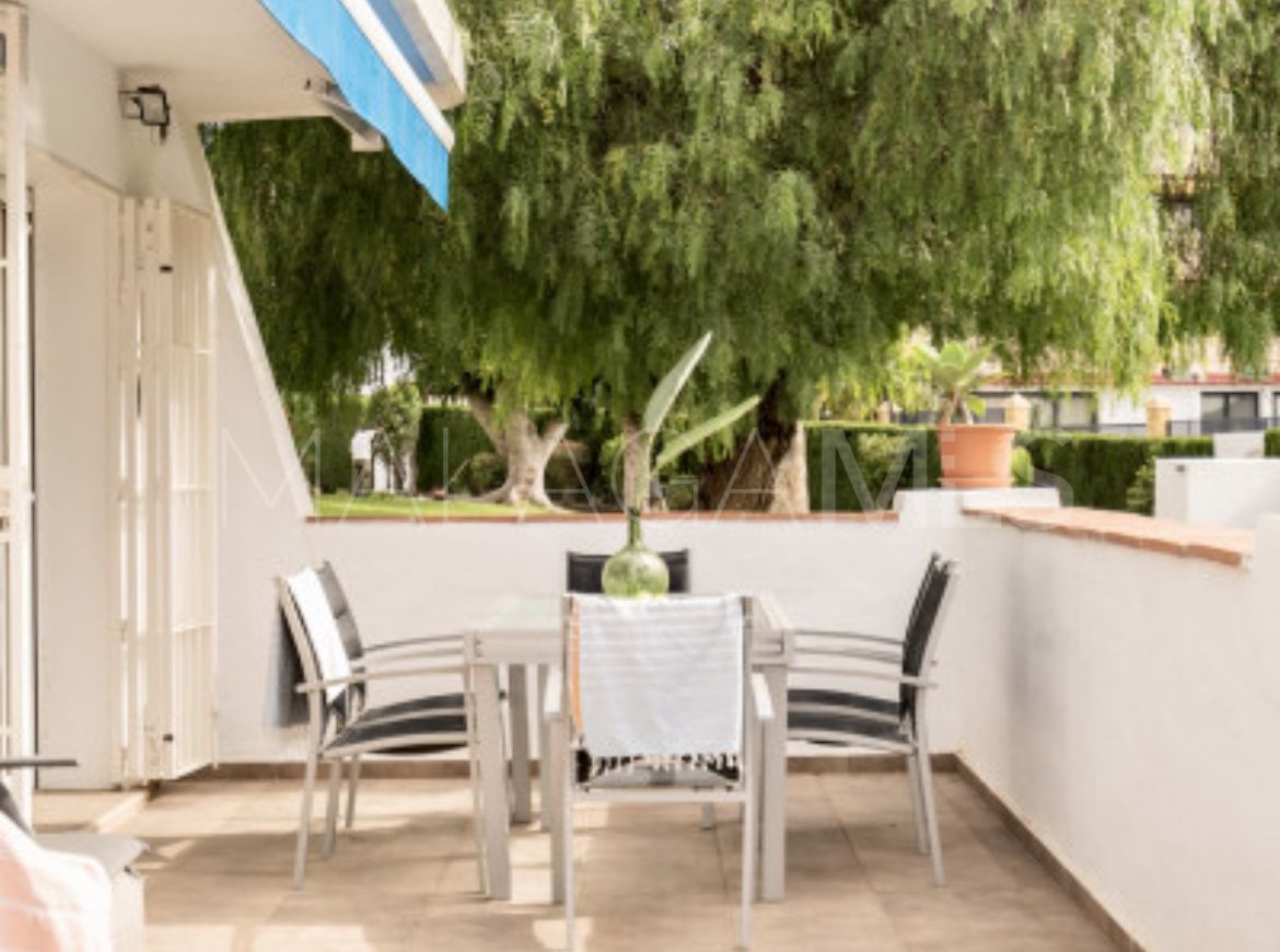 Apartamento planta baja for sale in Nueva Andalucia with 3 bedrooms