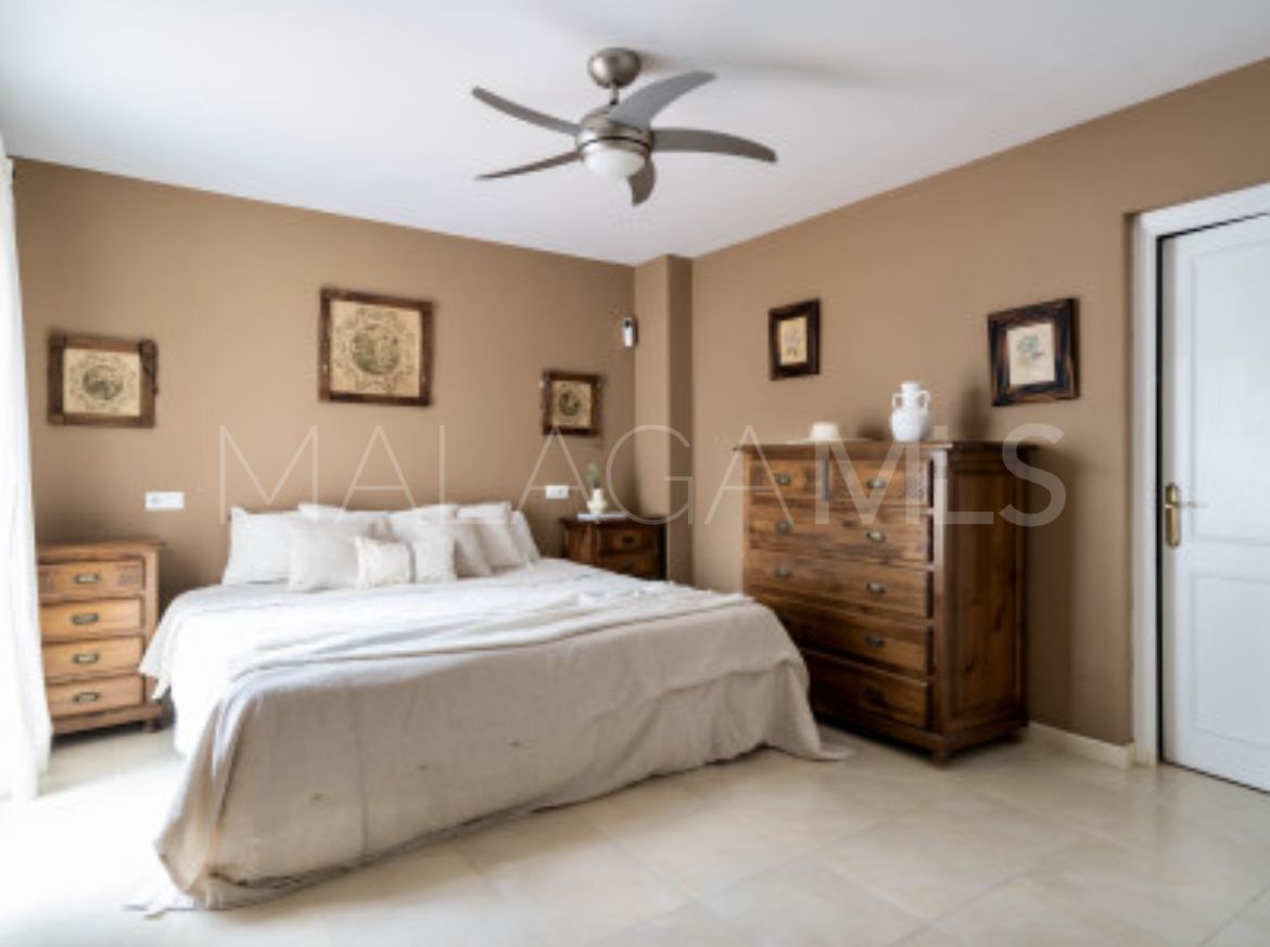 Apartamento planta baja with 3 bedrooms for sale in Nueva Andalucia
