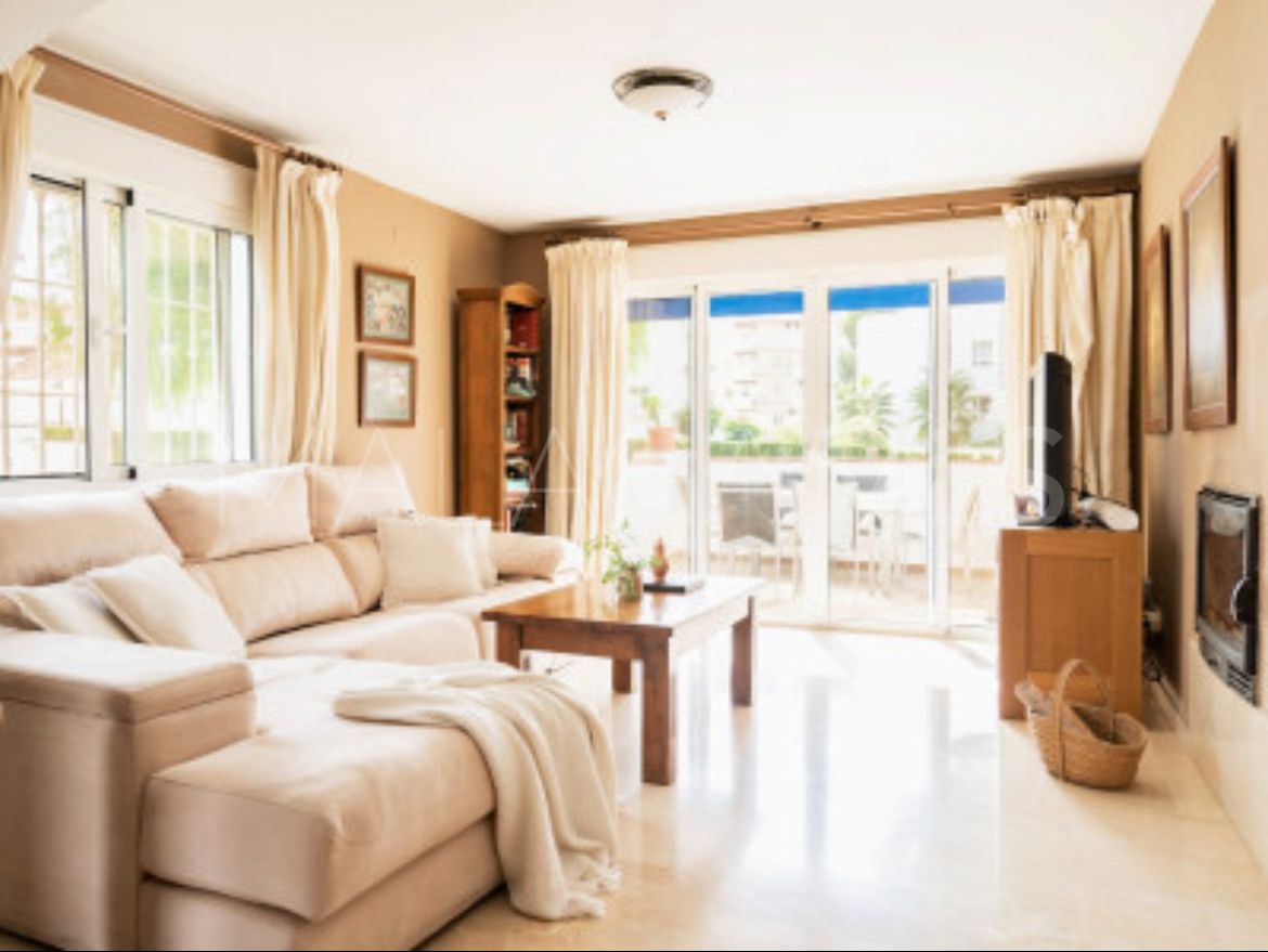 Apartamento planta baja with 3 bedrooms for sale in Nueva Andalucia