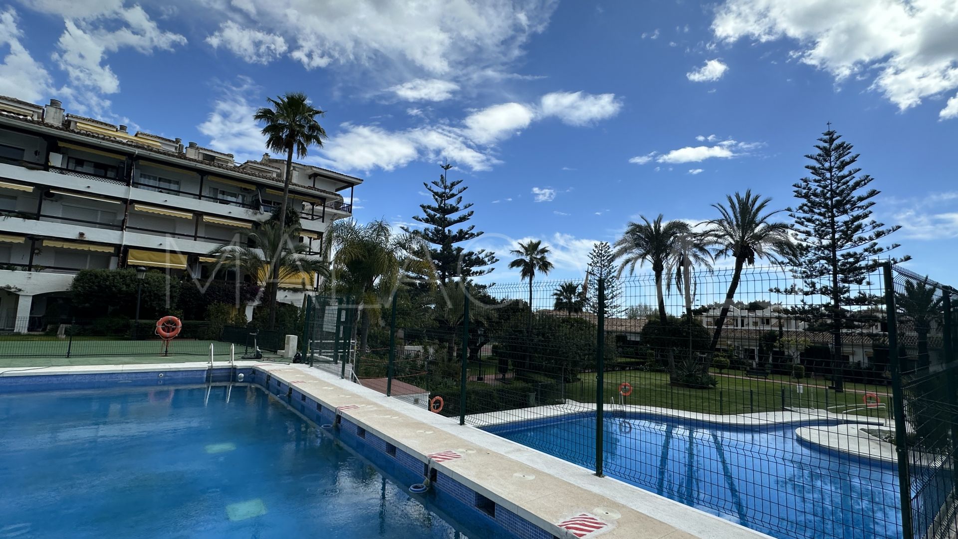 For sale apartment with 3 bedrooms in Marbella Golden Mile