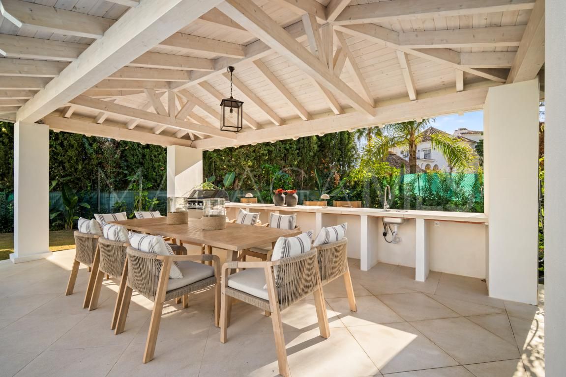Villa for sale in Los Arqueros with 4 bedrooms