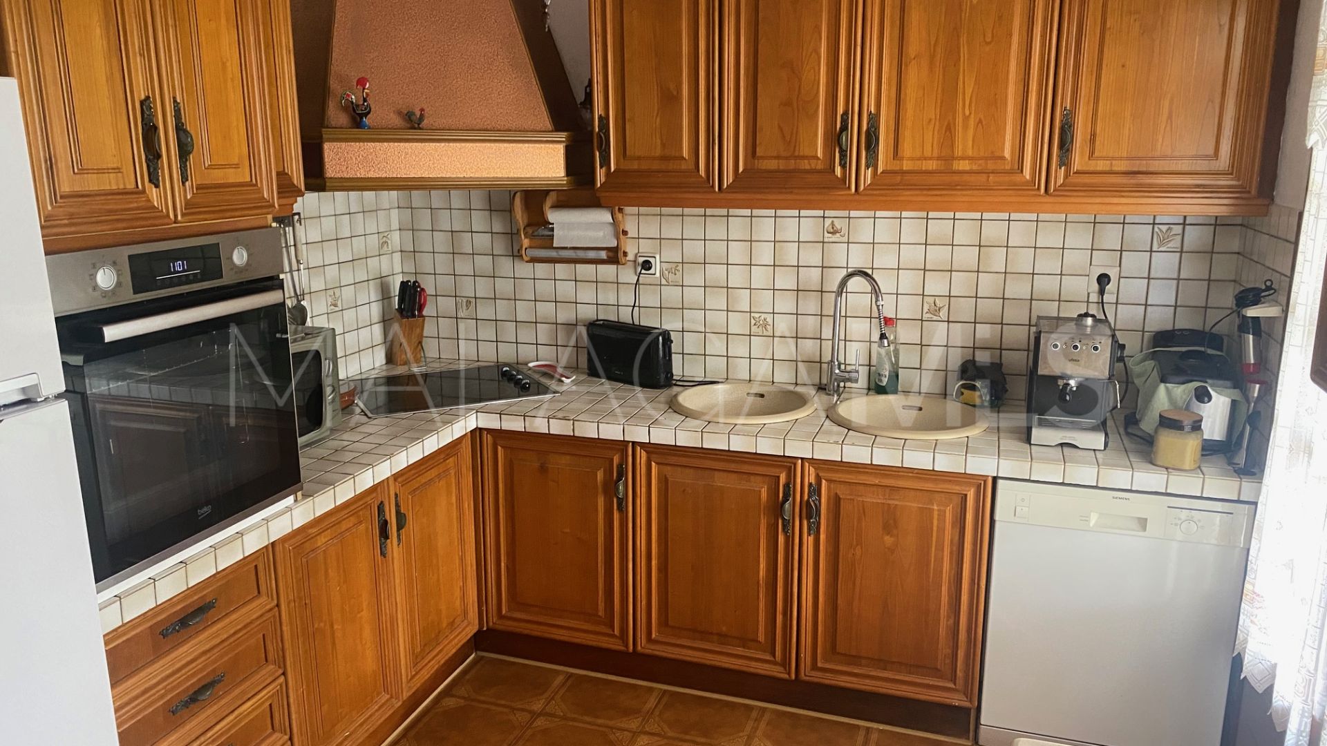 Villa for sale in New Golden Mile