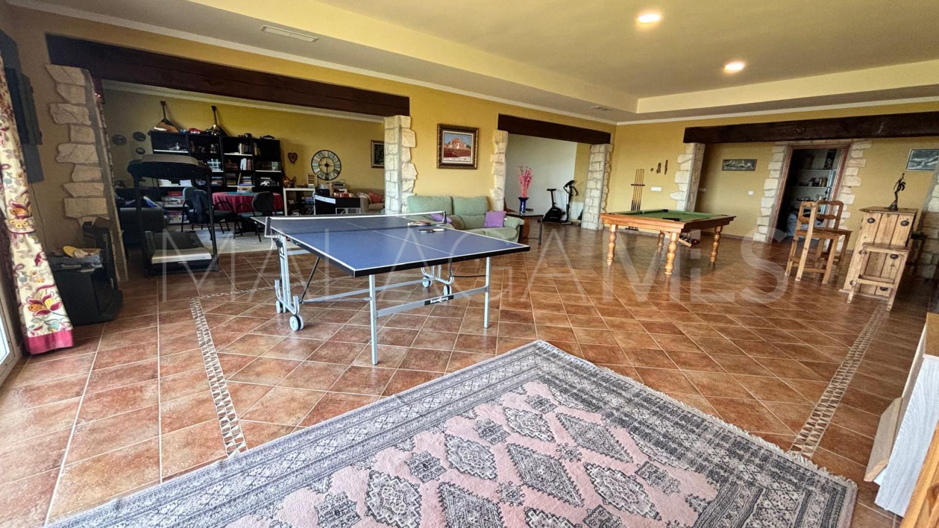Mansion for sale in Forest Hills