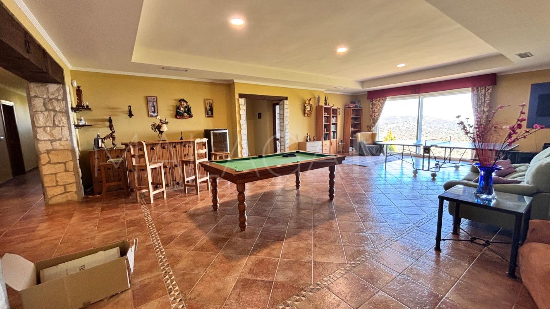 Mansion for sale in Forest Hills