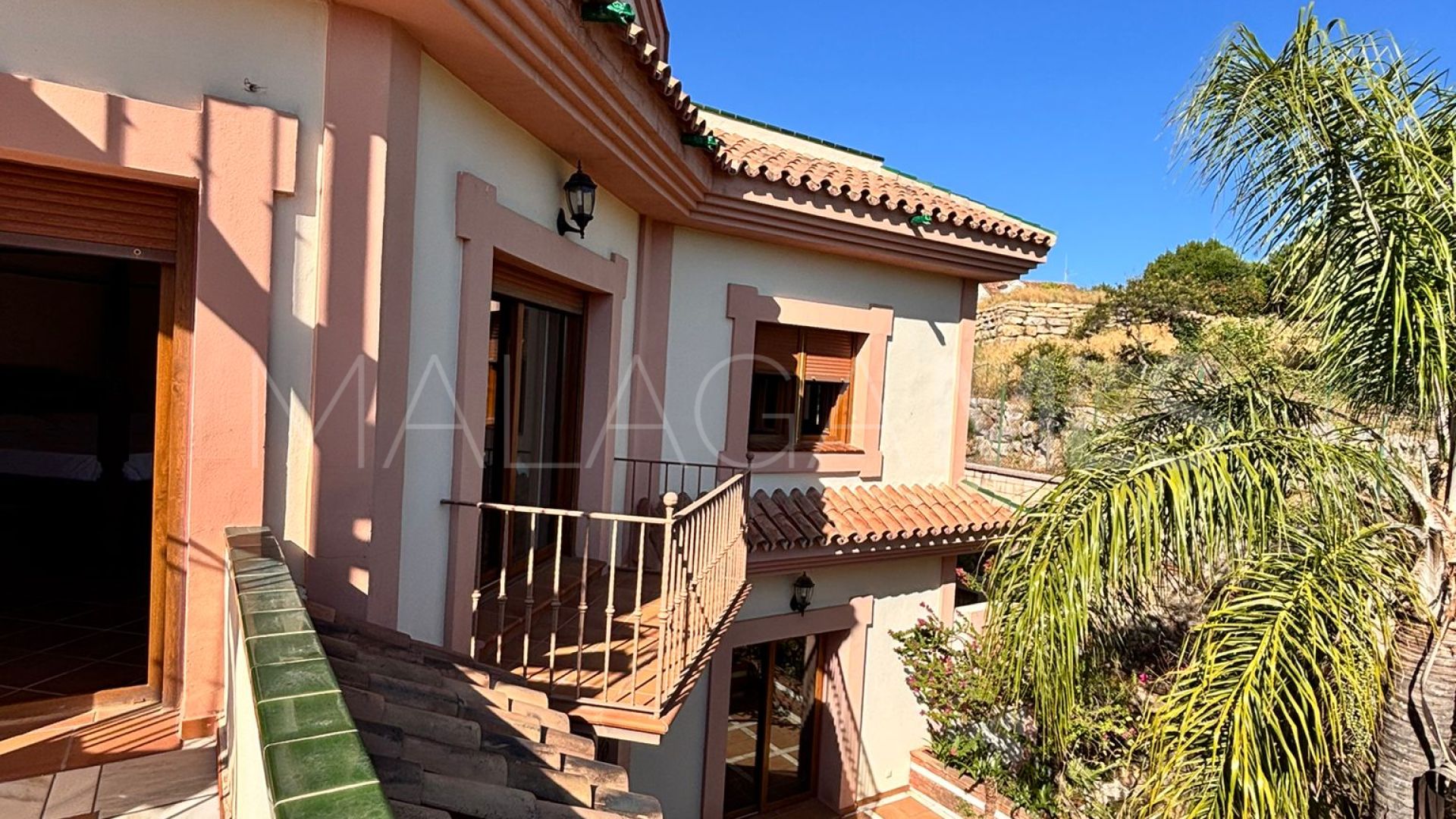 Villa for sale in Estepona