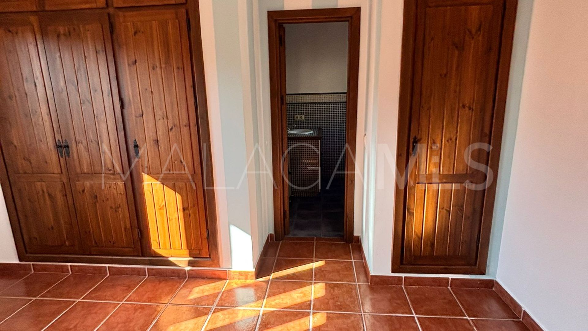 Villa for sale in Estepona
