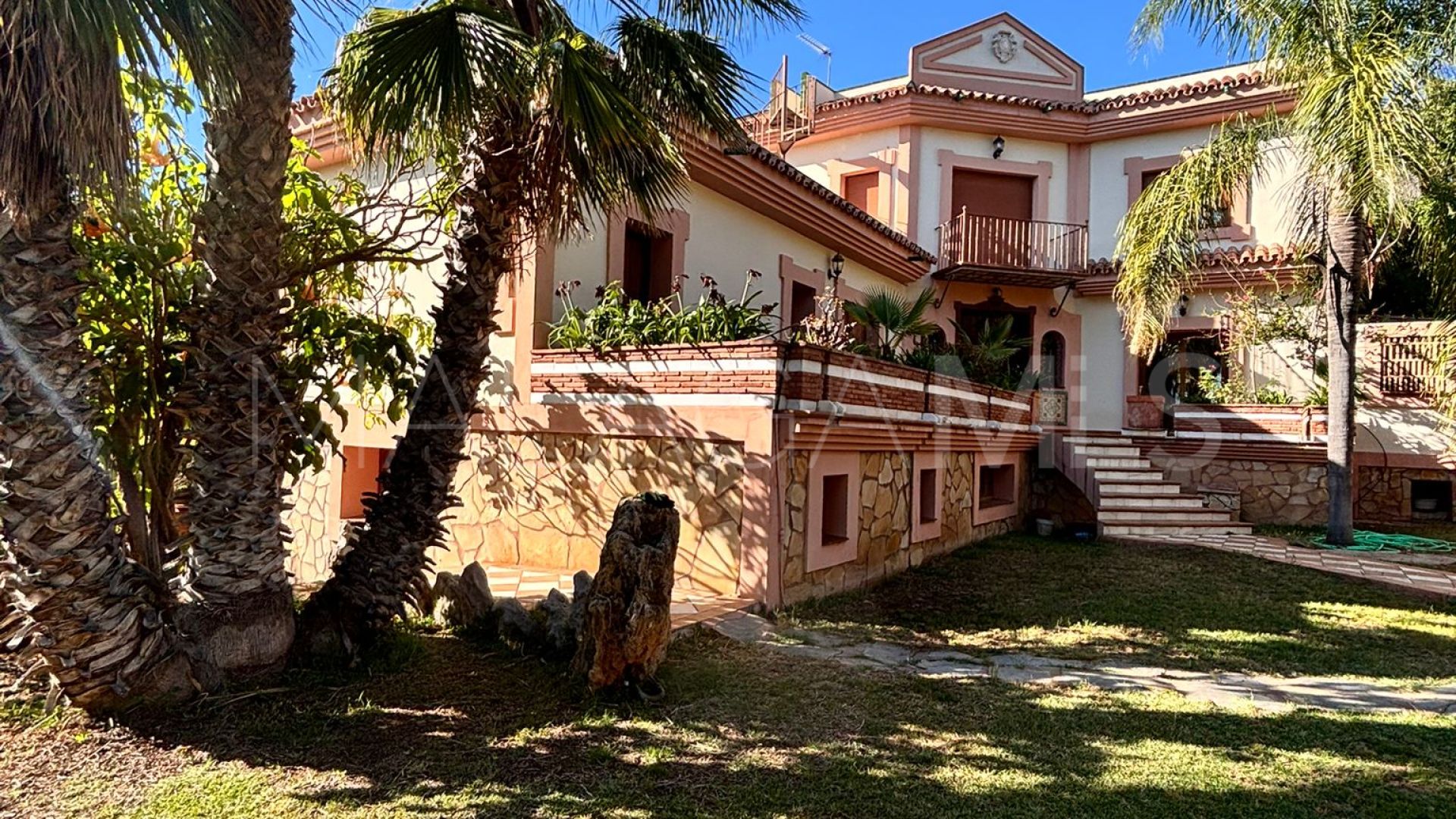 Villa for sale in Estepona