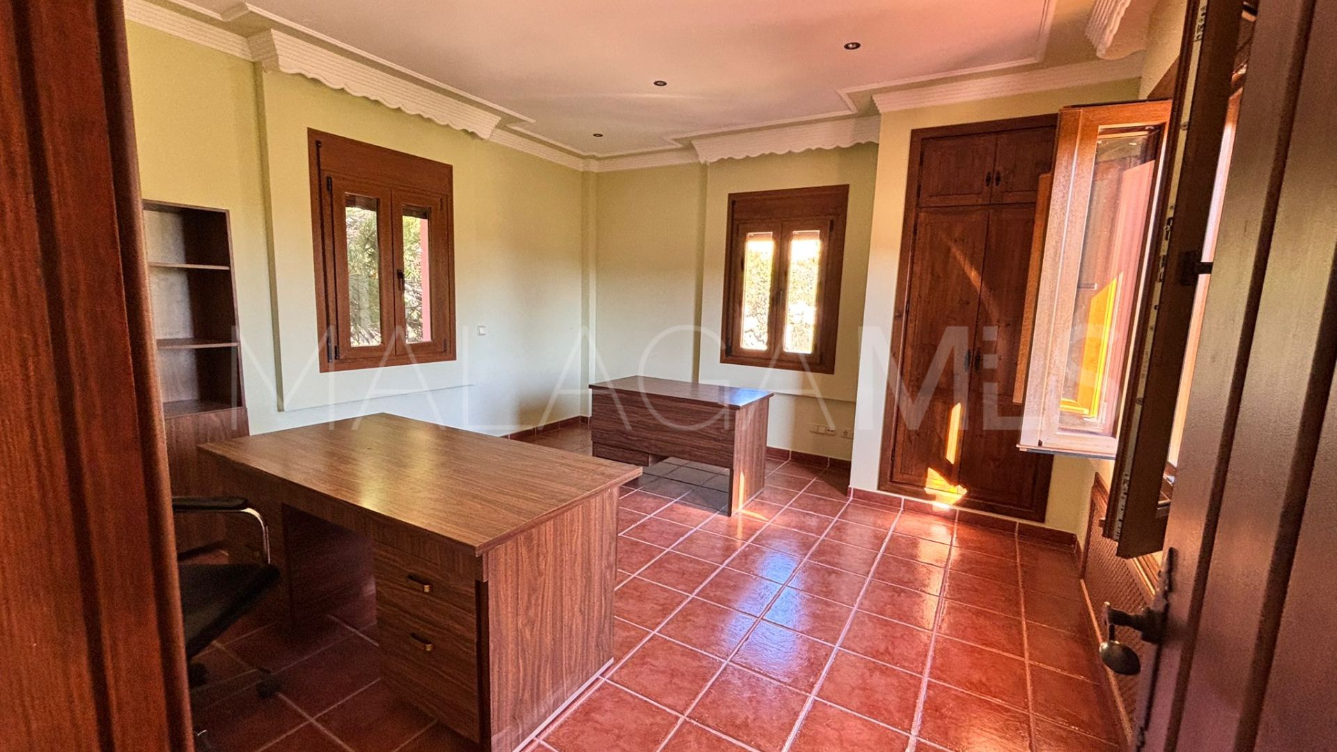 Villa for sale in Estepona