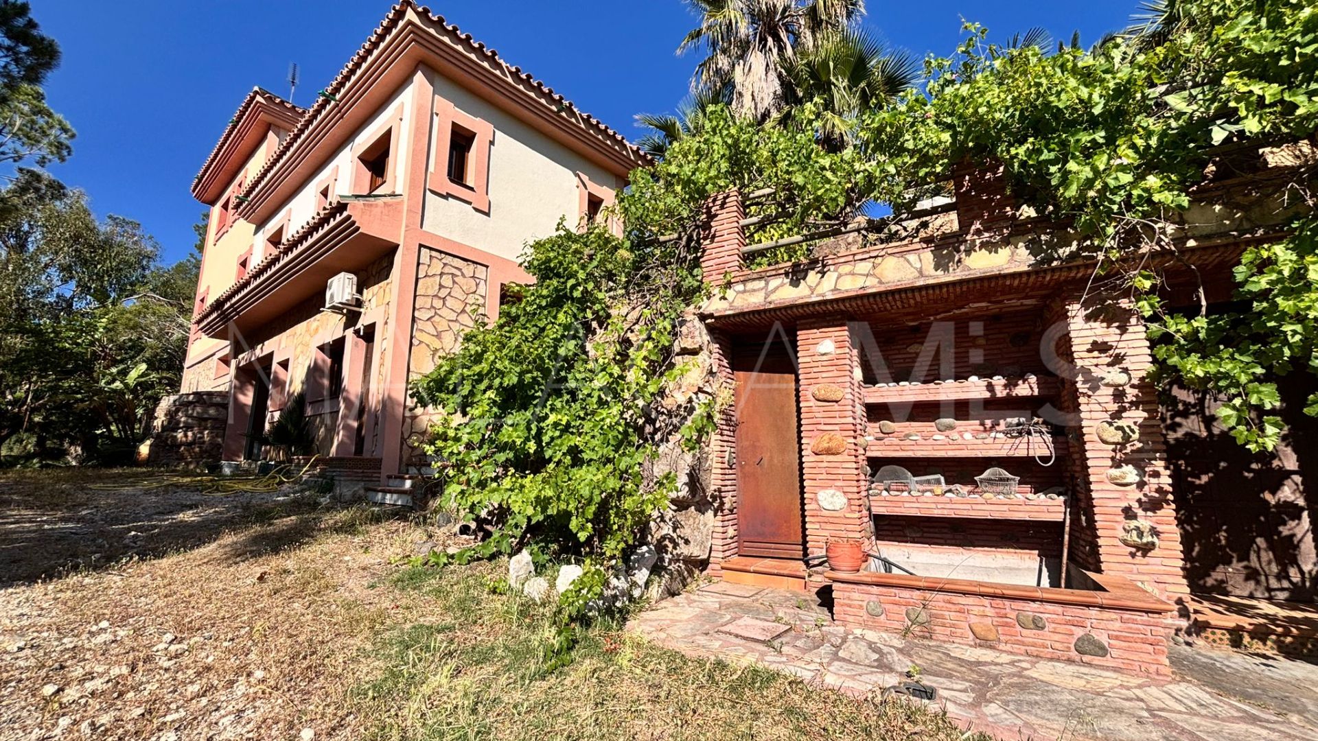 Villa for sale in Estepona