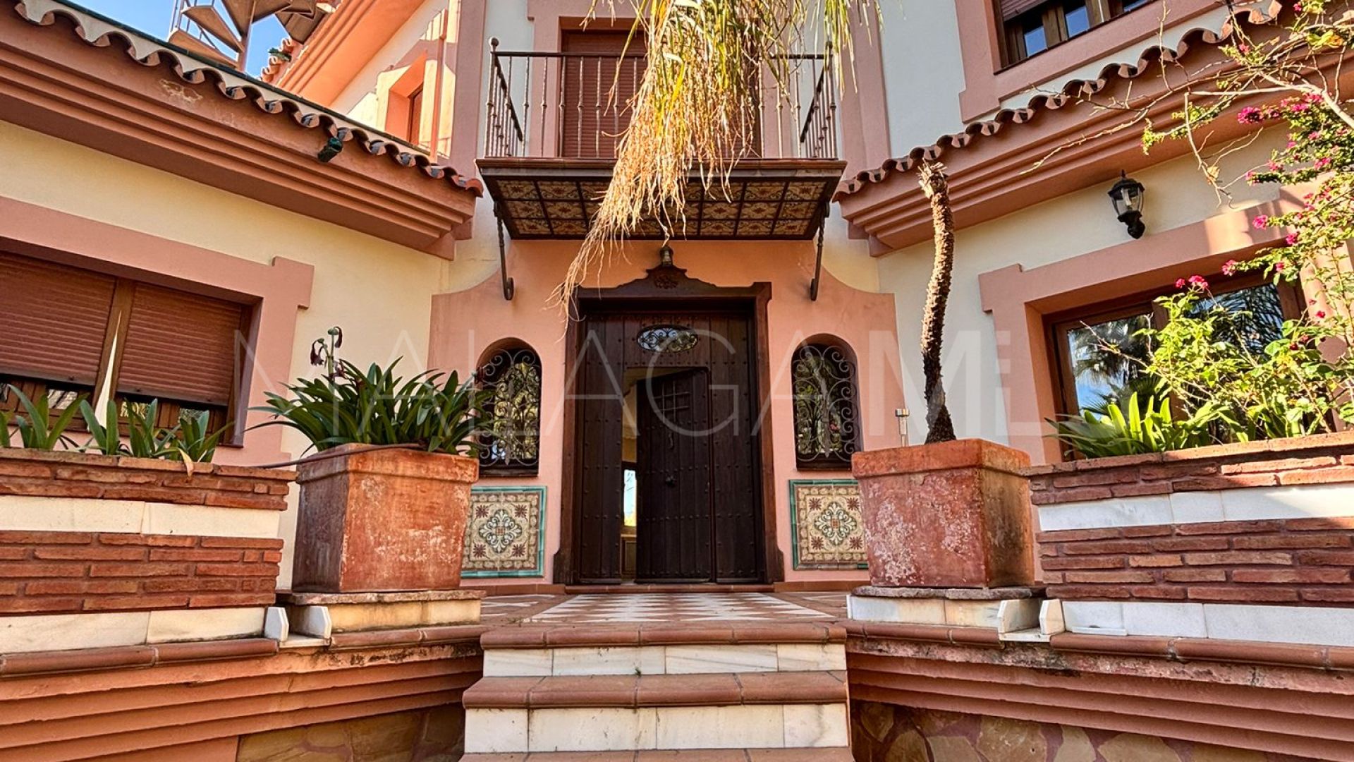 Villa for sale in Estepona