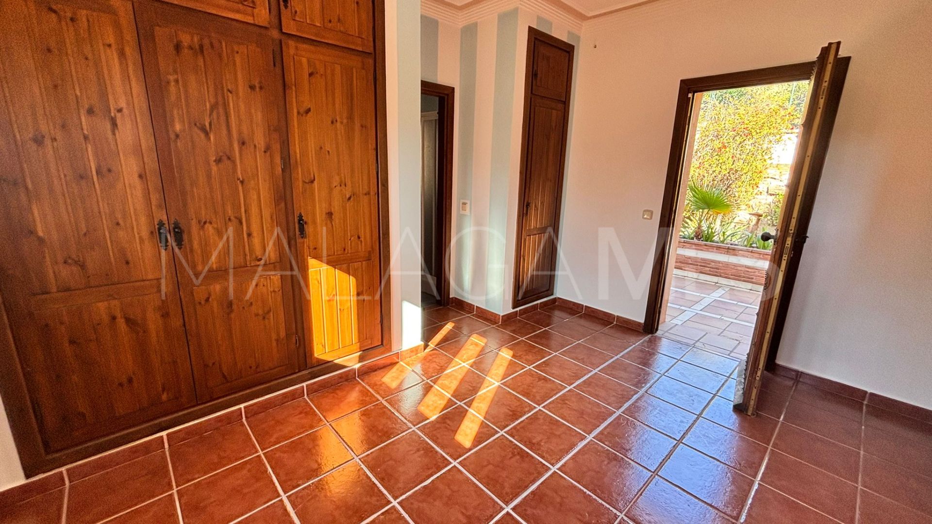 Villa for sale in Estepona