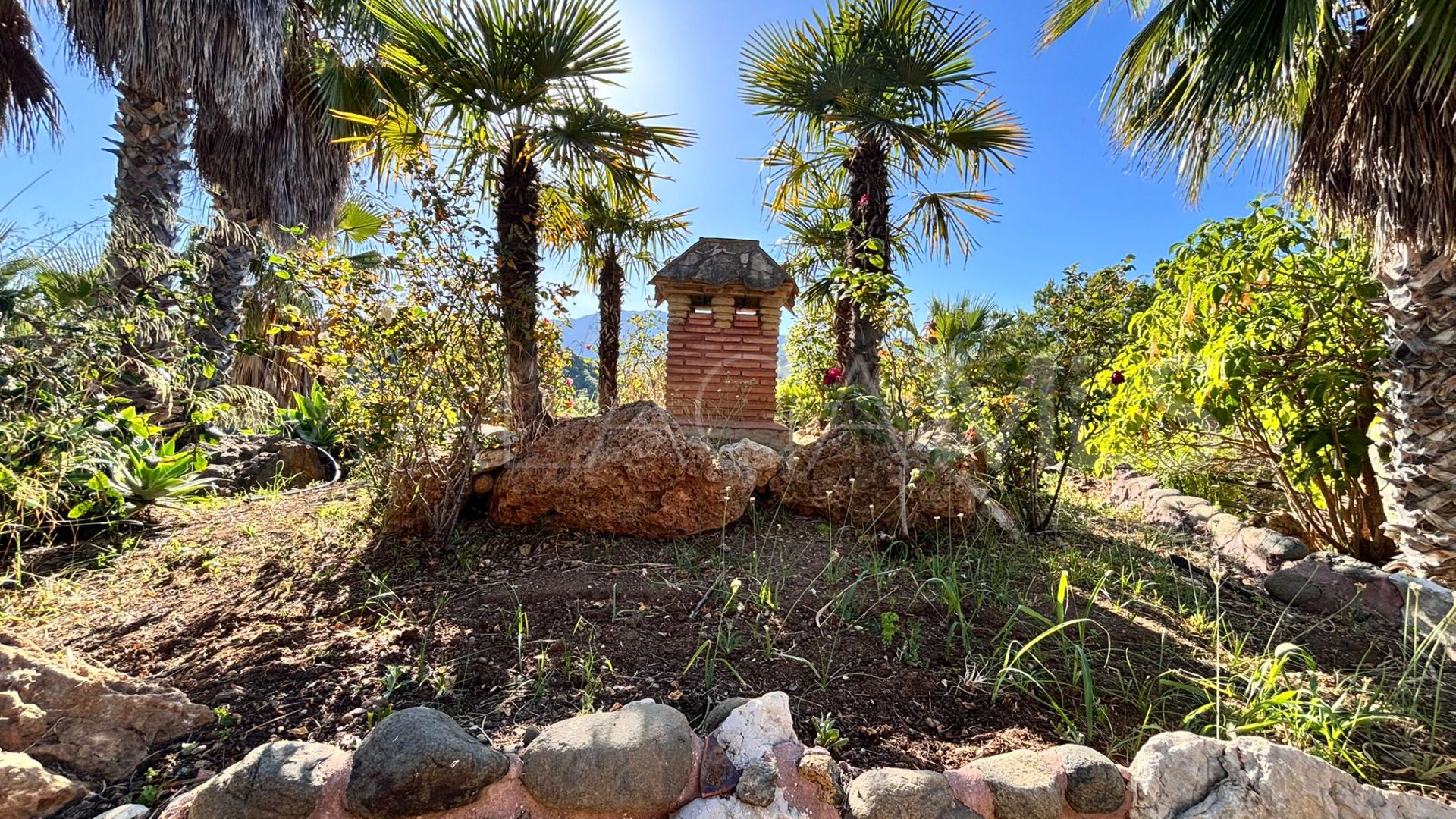 Villa for sale in Estepona