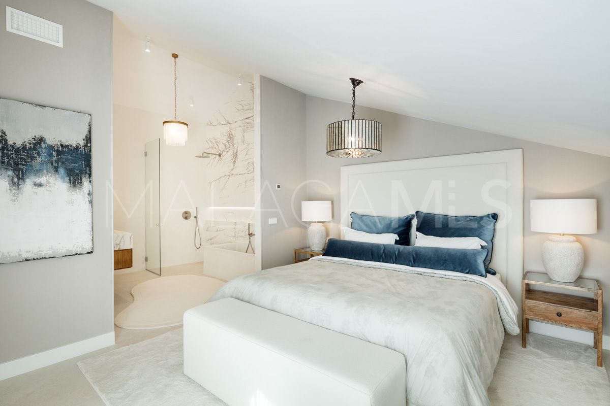 Atico duplex for sale with 5 bedrooms in Costa Nagüeles II