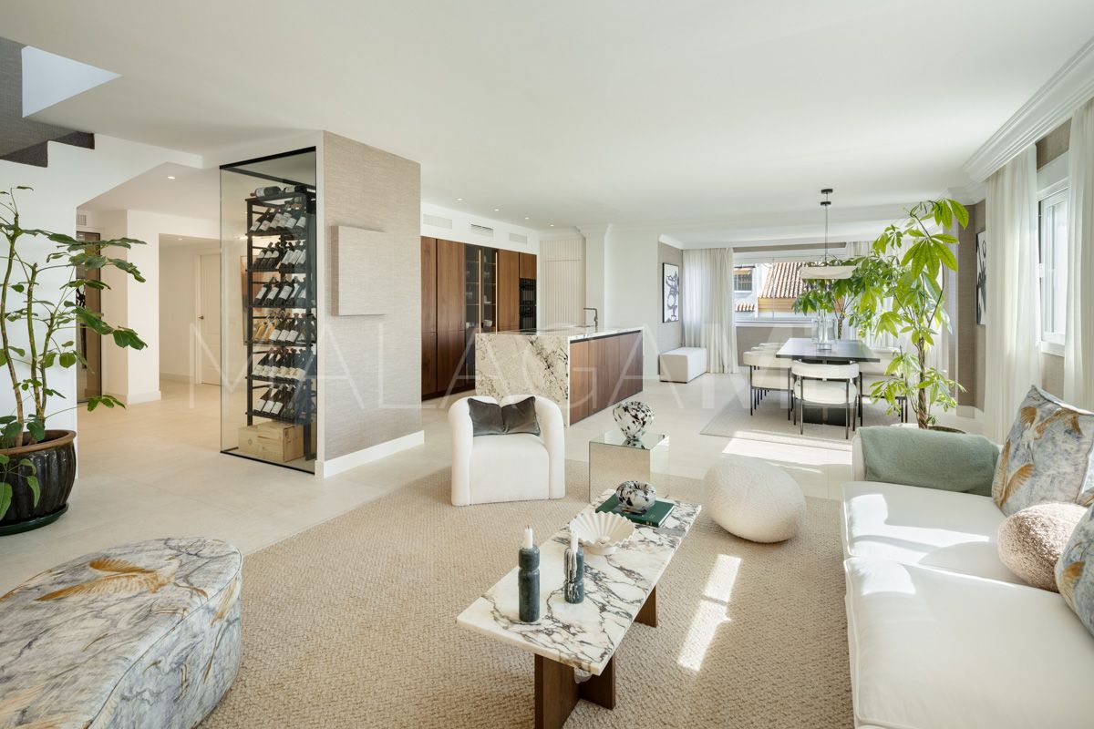 Atico duplex for sale with 5 bedrooms in Costa Nagüeles II