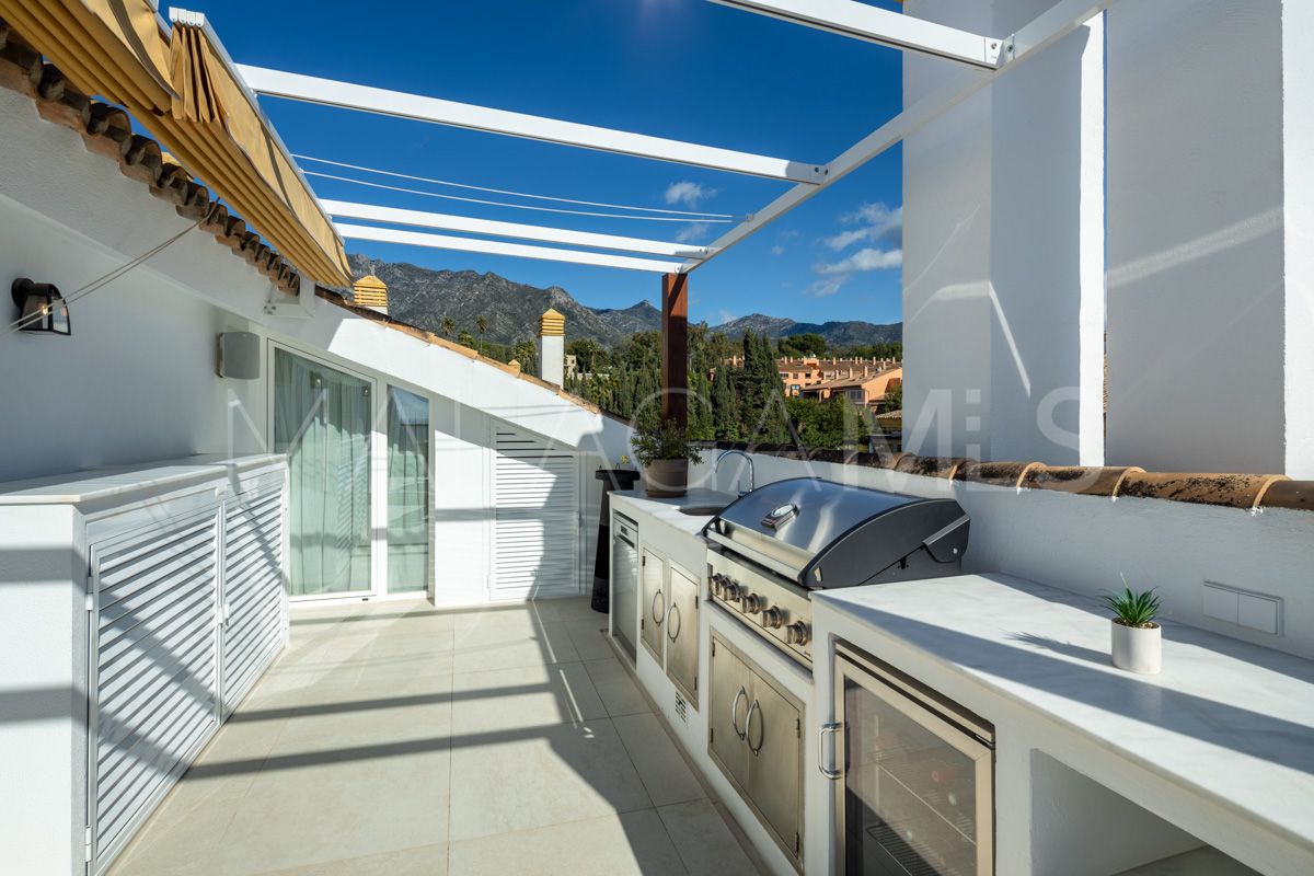 Atico duplex for sale with 5 bedrooms in Costa Nagüeles II
