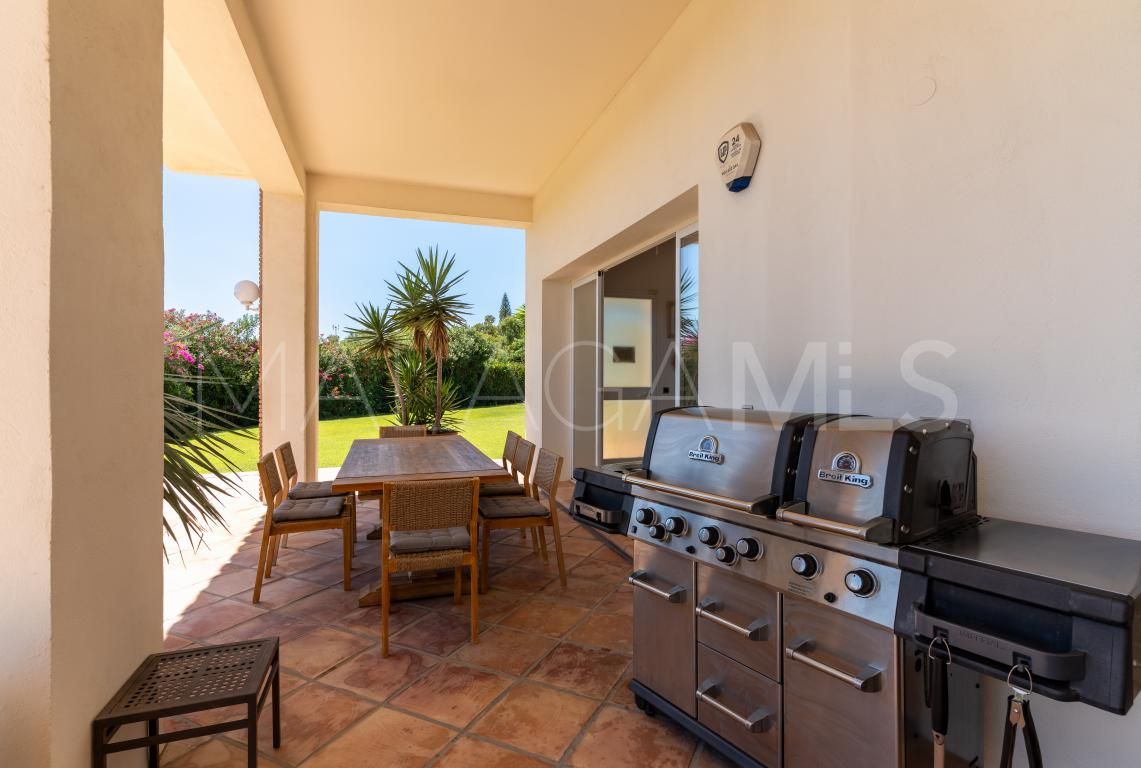 Buy villa pareada in Benahavis with 5 bedrooms