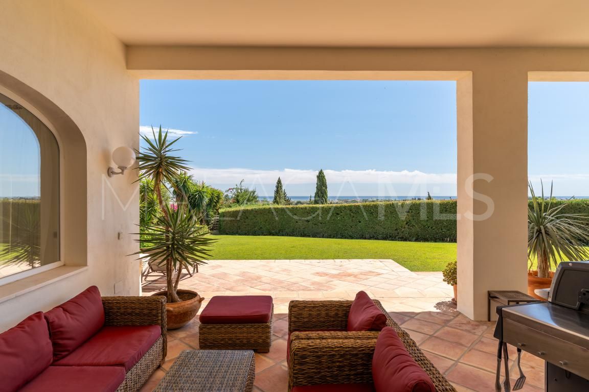 Buy villa pareada in Benahavis with 5 bedrooms