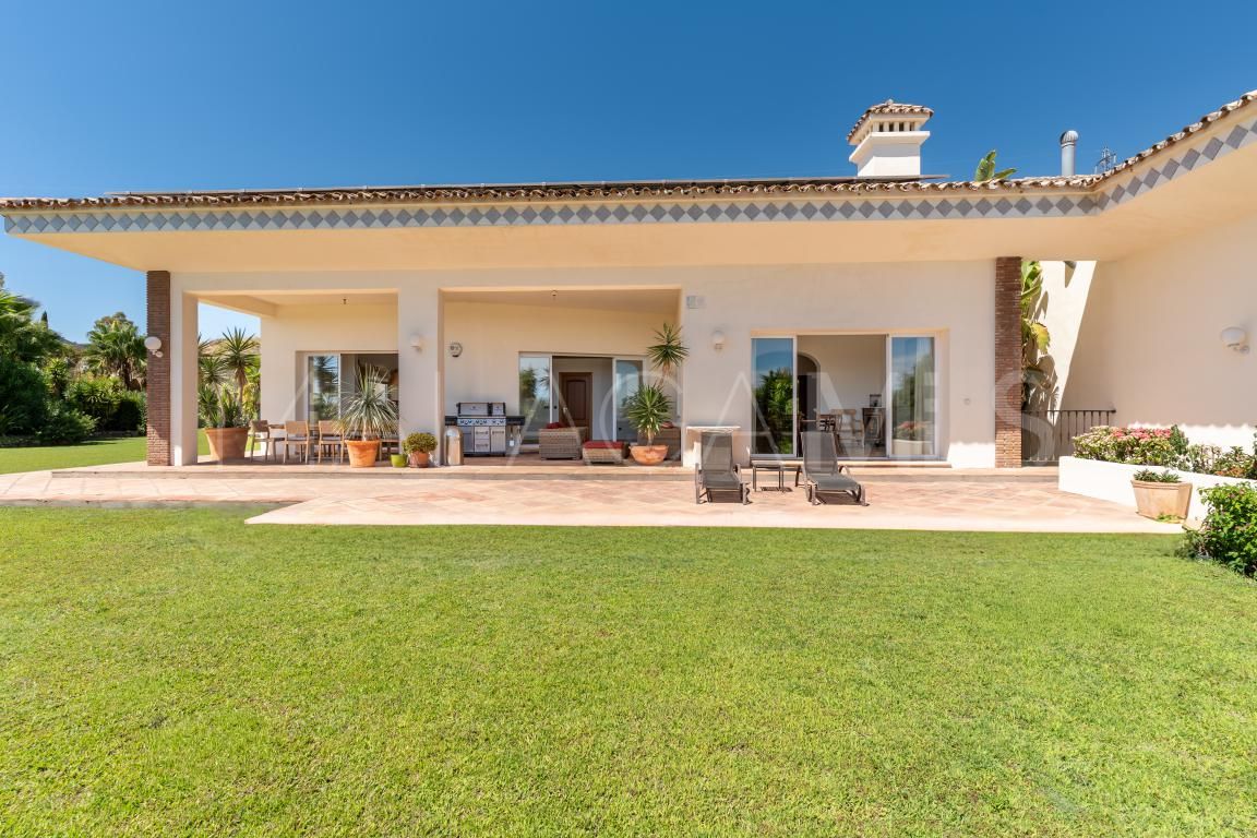 Buy villa pareada in Benahavis with 5 bedrooms