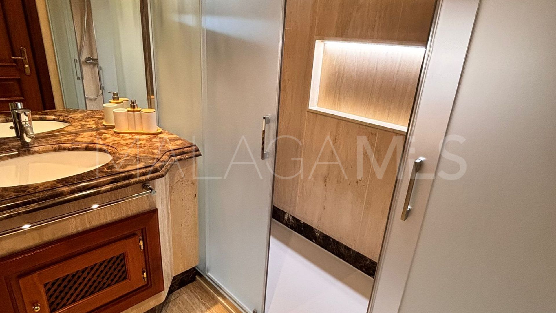 For sale 3 bedrooms ground floor apartment in Beach Side New Golden Mile
