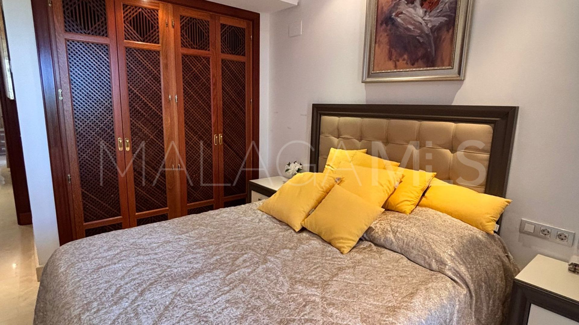 For sale 3 bedrooms ground floor apartment in Beach Side New Golden Mile