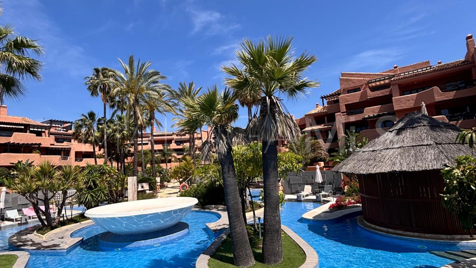 For sale 3 bedrooms ground floor apartment in Beach Side New Golden Mile